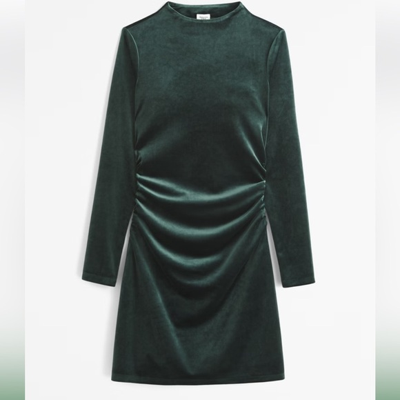 Abercrombie & Fitch Dresses & Skirts - Abercrombie & Fitch Paloma Dark Green Long Sleeve Velvet Dress • M • NWT